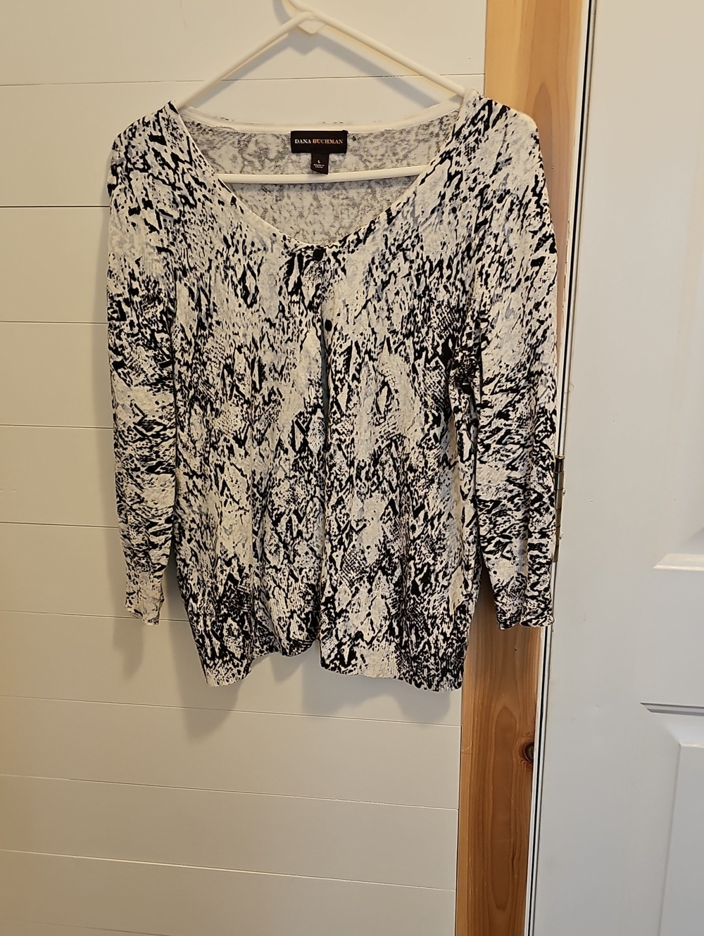 Dana Buchman Black and White Abstract V-Neck Pullover